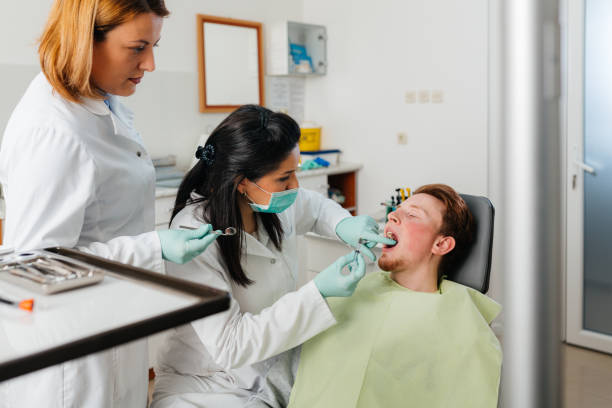 Best Broken or Cracked Tooth Emergency Dentist in East Dubuque, IL